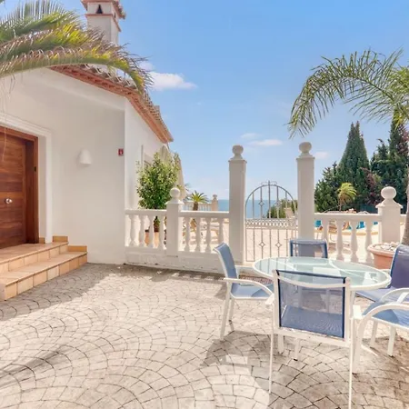 Exclusive With Panoramic Sea Views