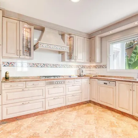 Exclusive With Panoramic Sea Views