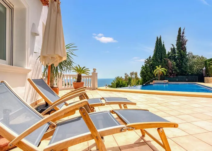Exclusive With Panoramic Sea Views