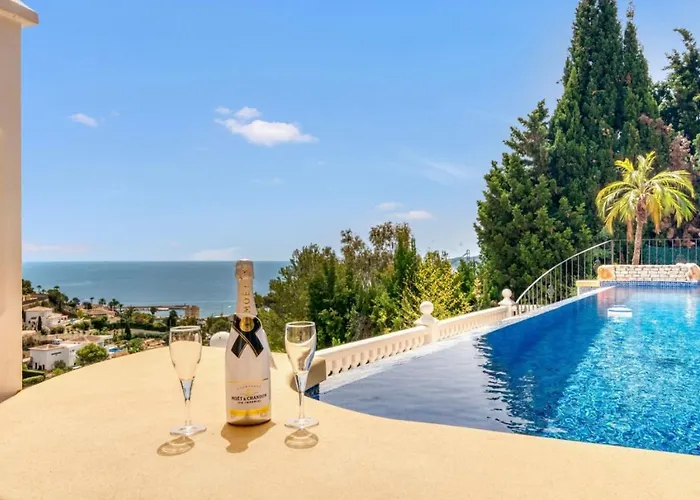 Exclusive With Panoramic Sea Views בית נופש